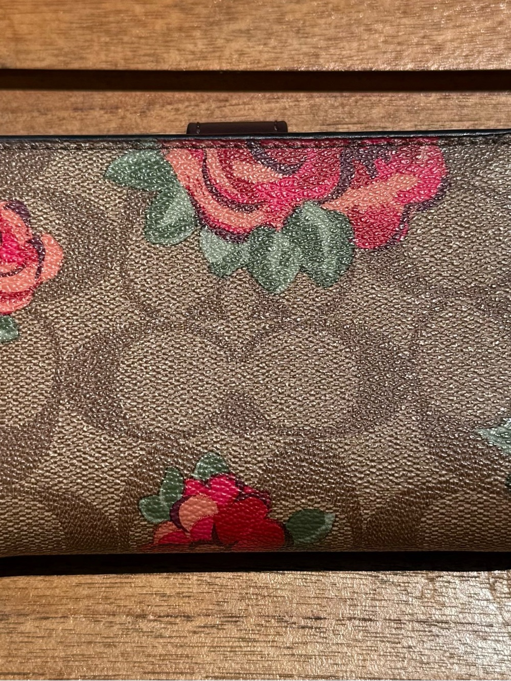 Coach Medium Corner Zip Wallet w/ Jumbo Flowers (CF312) - Picture 3 of 12